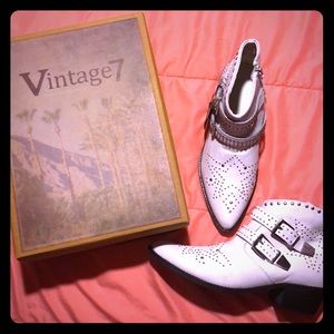 Vintage7 Brand New w/box & tags! White leather